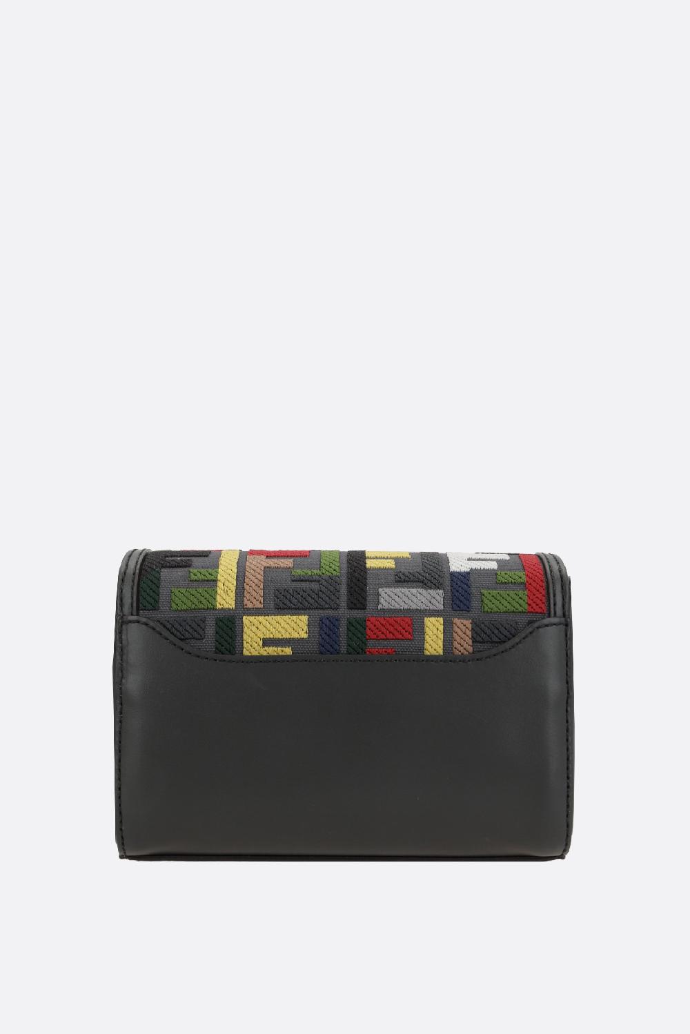 FENDI borsa messenger in pelle liscia e canvas FF Acquista Ora
