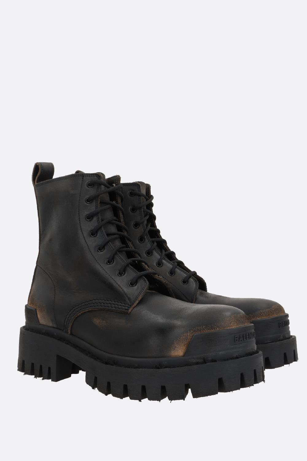 BALENCIAGA anfibio Strike in pelle vintage Fino al 60% di sconto