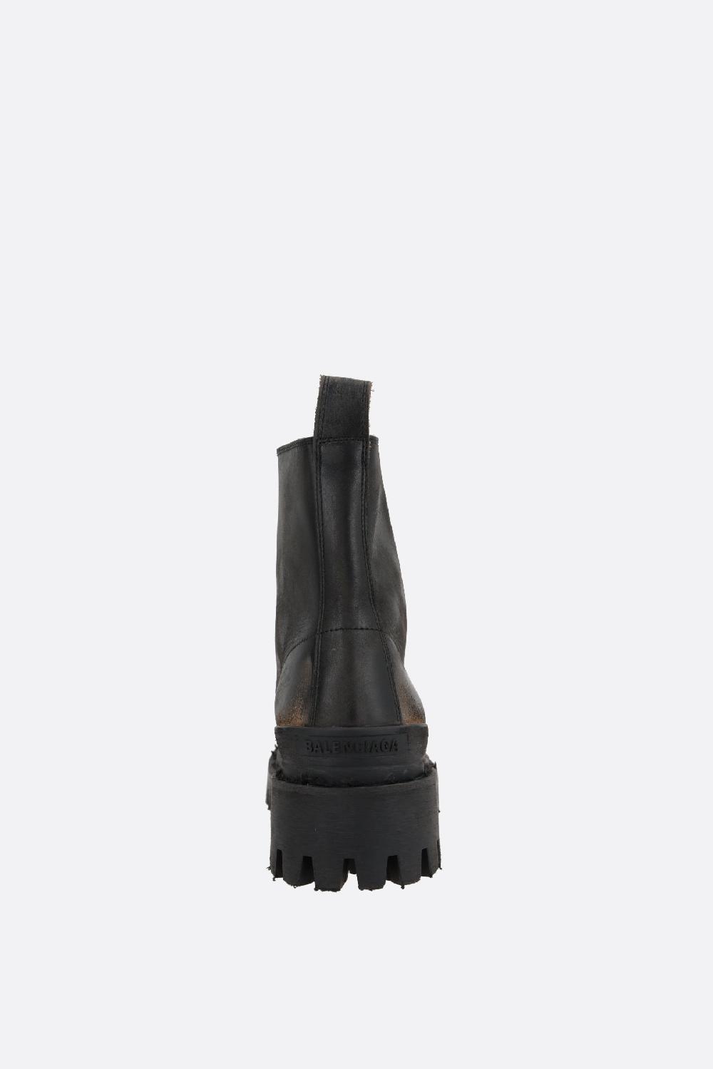 BALENCIAGA anfibio Strike in pelle vintage Fino al 60% di sconto