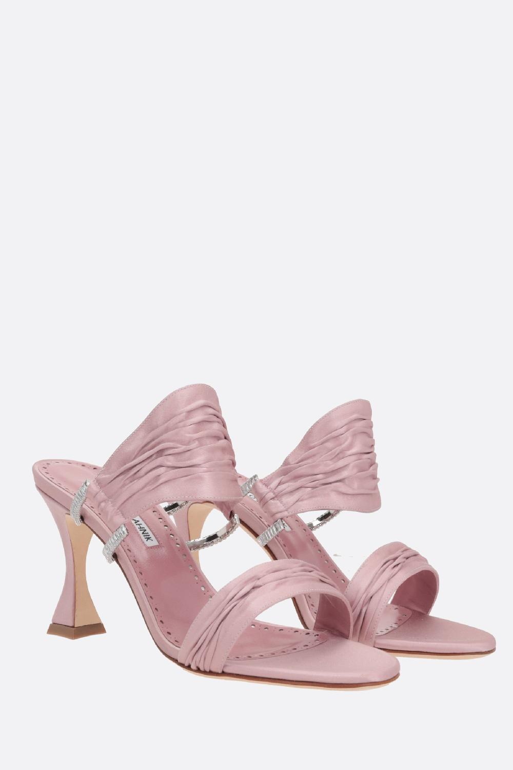 MANOLO BLAHNIK sandalo mule Chinap in raso Offerte