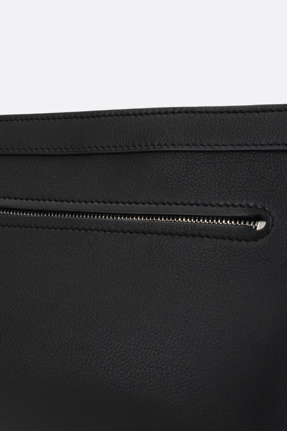 THE ROW pouch Terrasse in pelle martellata Rilascio limitato