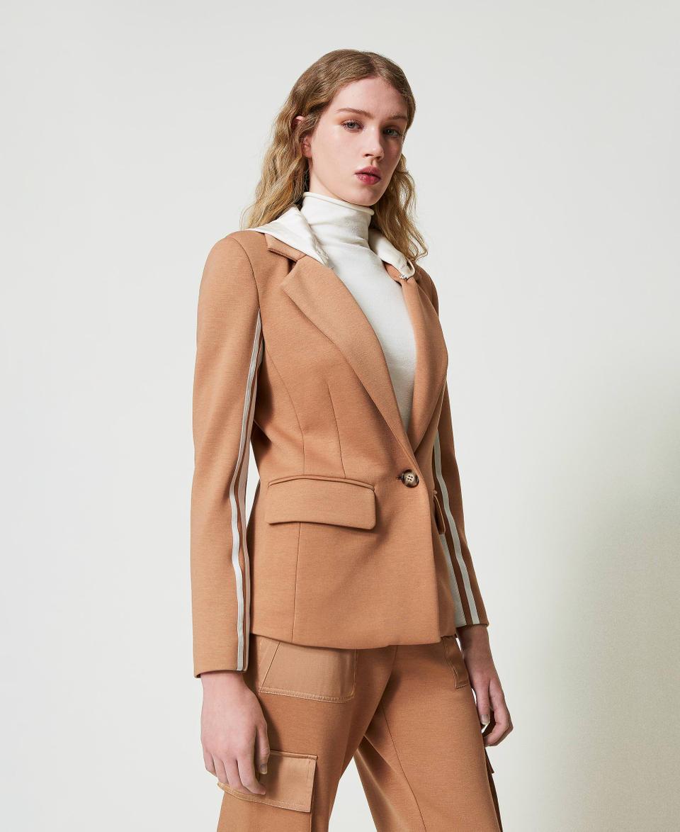 Twin Set Giacca blazer in tessuto scuba con cappuccio In Linea