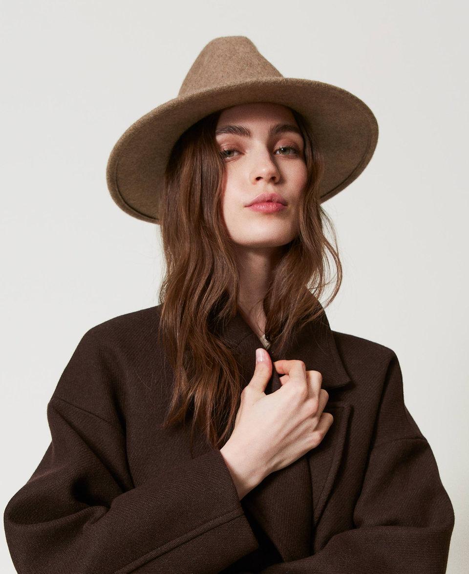 Twin Set Cappello in panno con Oval T Qualità