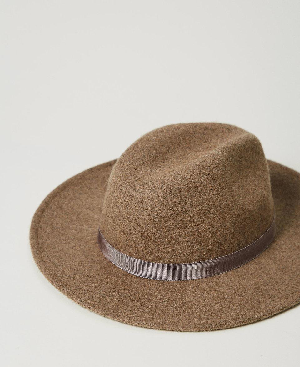 Twin Set Cappello in panno con Oval T Qualità