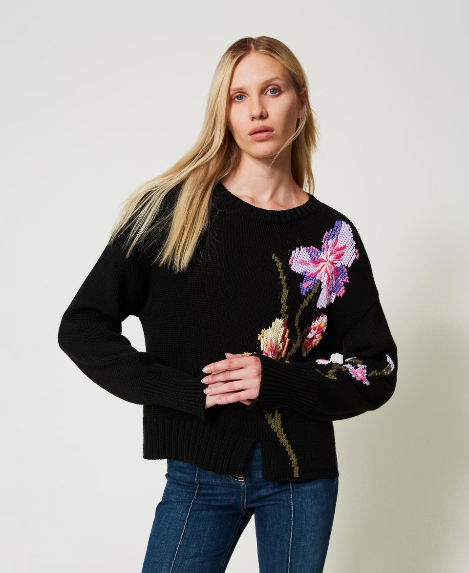 Twin Set Maglia con fiori e ricamo a mano Comprane uno, ottenene uno gratis