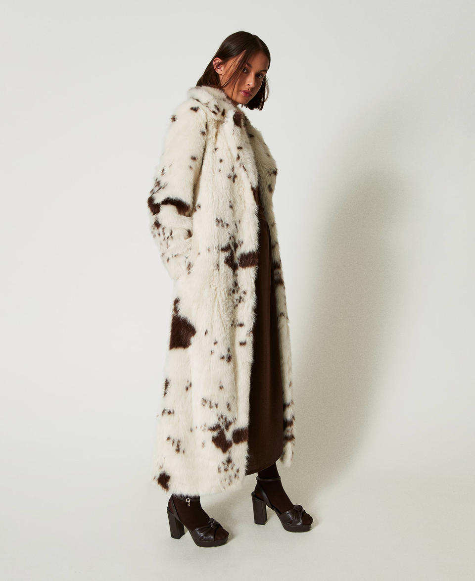 Twin Set Cappotto lungo in faux fur In Vendita